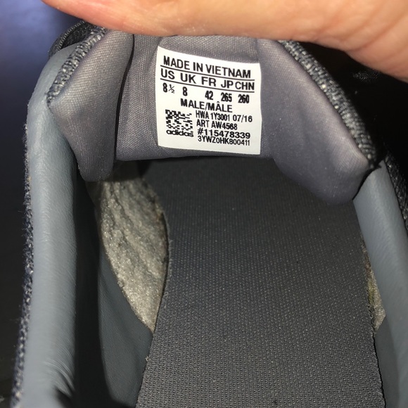 Adidas gray three stripe sneakers size 8.5 - Picture 5 of 5